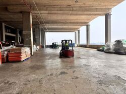 Gul Way (D22), Warehouse #632853171
